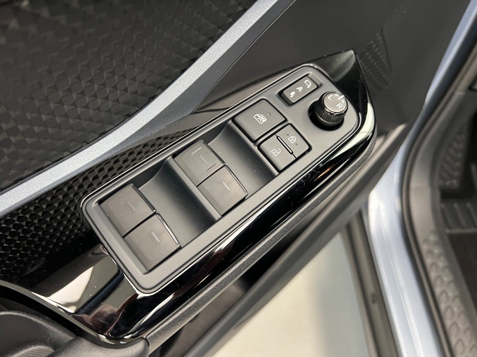 Toyota C-HR 1,8 Hybrid C-LUB Premium CVT 5d