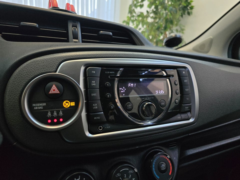 Toyota Yaris 1,0 VVT-i T1 5d