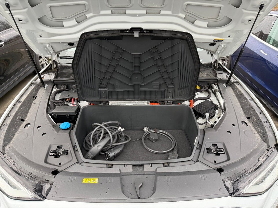 Audi e-tron 55 quattro 5d