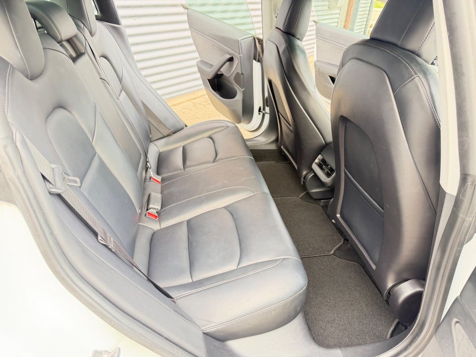 Tesla Model 3 Standard Range+ RWD 4d