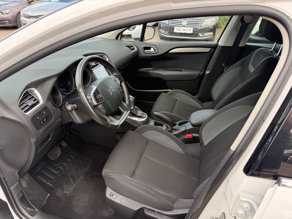 Citroën C4 1,6 BlueHDi 120 Challenge EAT6 5d