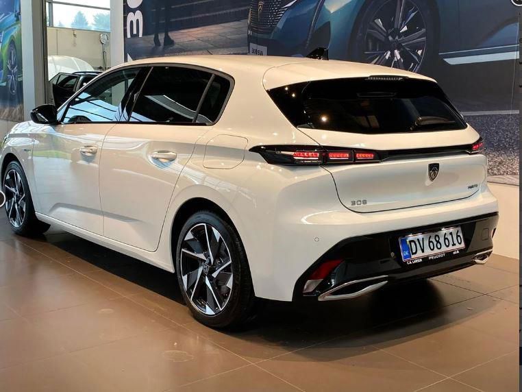 Peugeot 308 1,6 Hybrid First Selection+ EAT8 5d