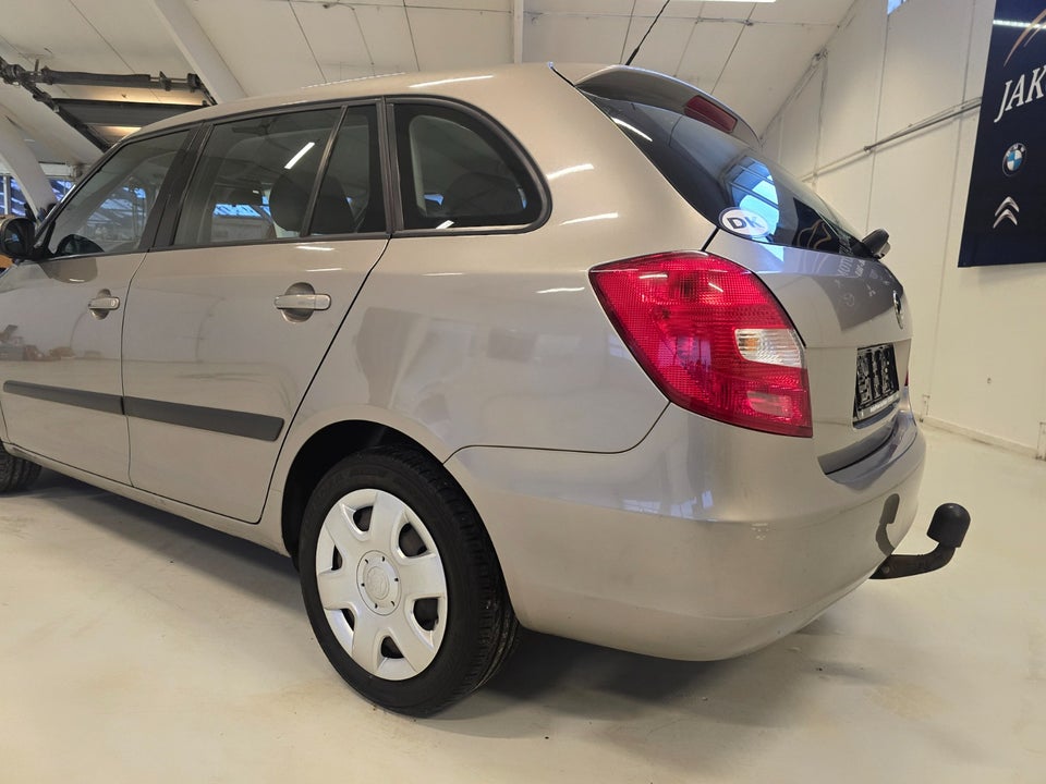 Skoda Fabia 1,4 16V Ambiente Combi 5d