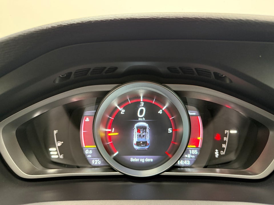 Volvo V40 CC 2,0 D3 150 Momentum aut. 5d