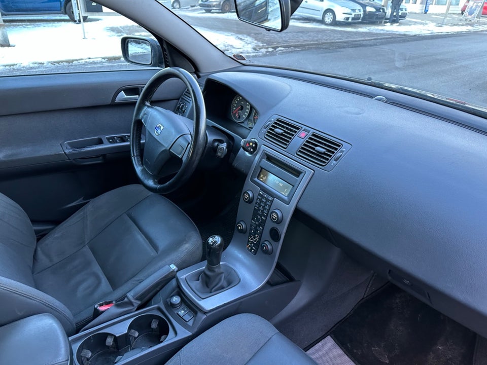 Volvo V50 1,8 Momentum 5d