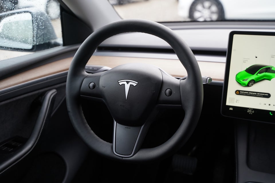 Tesla Model Y Long Range AWD 5d