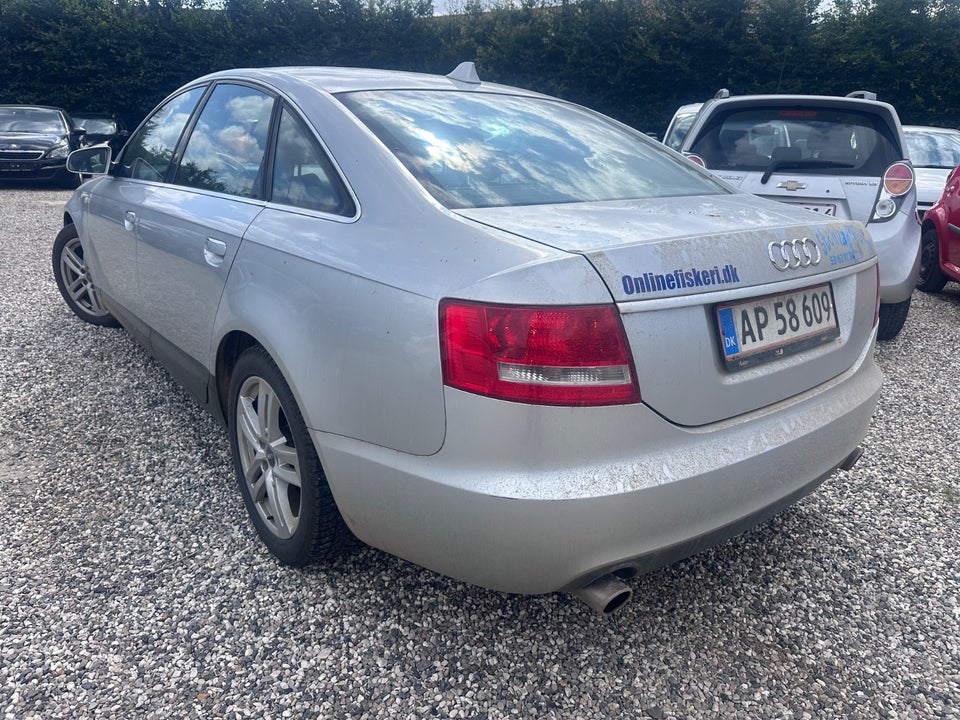 Audi A6 2,4 V6 4d