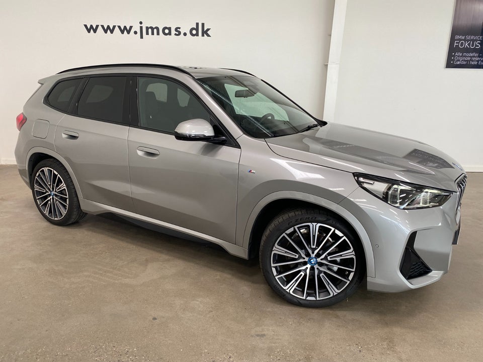 BMW iX1 xDrive30 Fully Charged M-Sport 5d