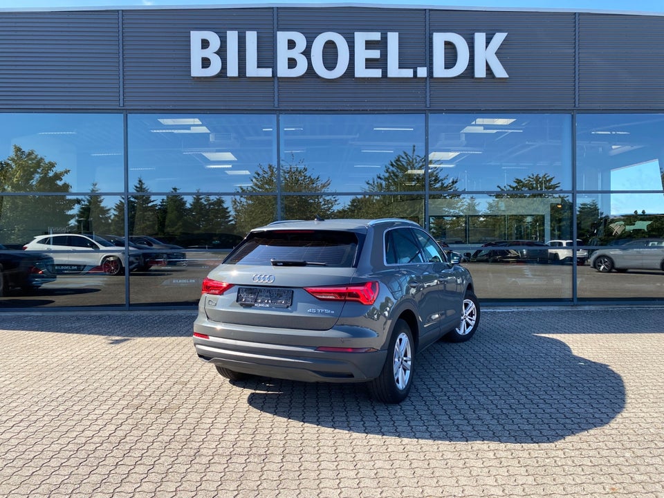 Audi Q3 45 TFSi e Attitude plus S-tr. 5d