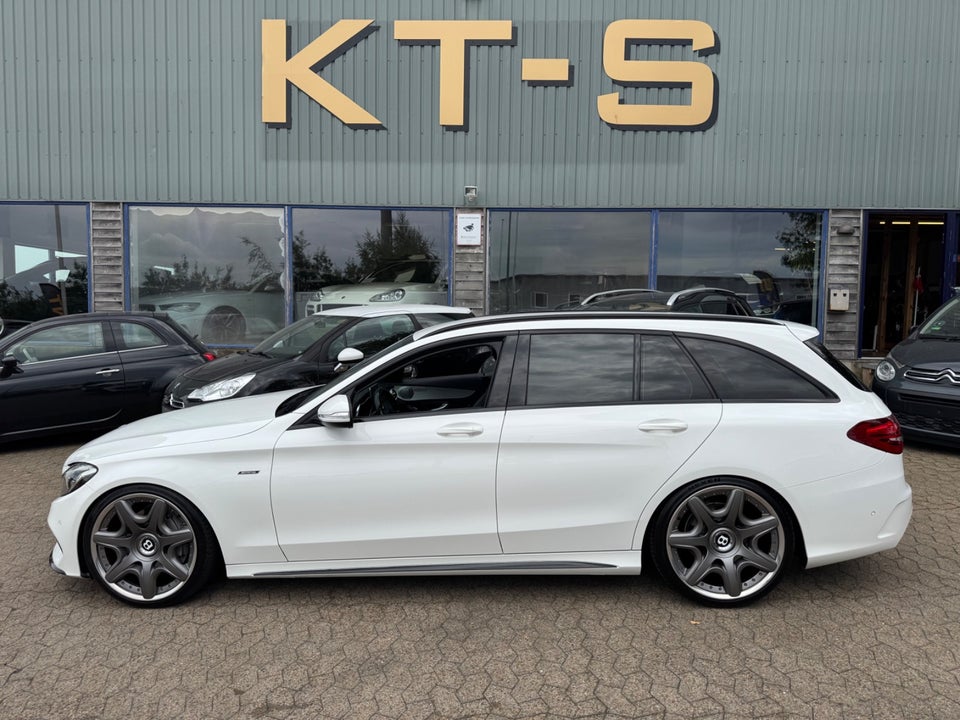 Mercedes C400 3,0 AMG Line stc. aut. 4Matic 5d