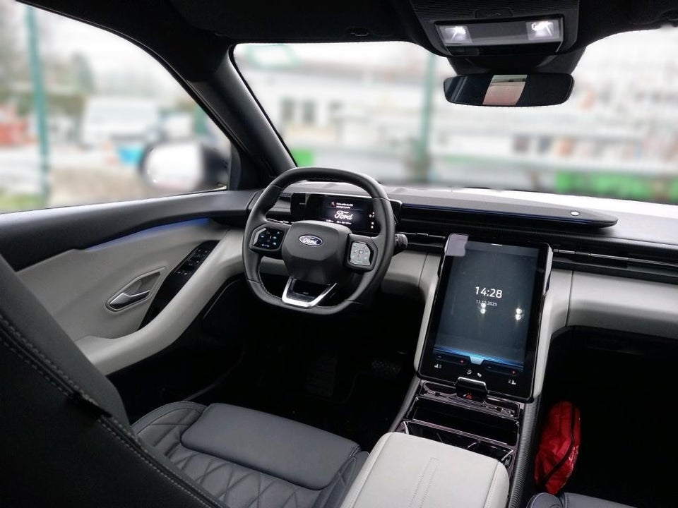 Ford Explorer 82 Premium Extended Range 5d