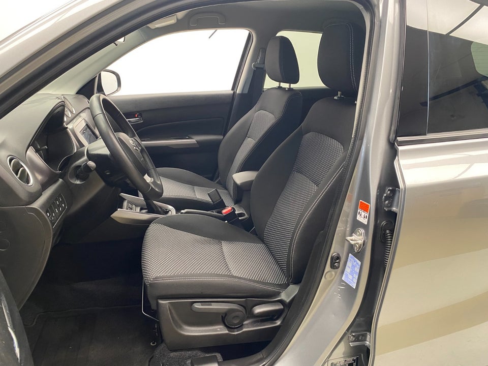Suzuki Vitara 1,0 Boosterjet Active AllGrip 5d