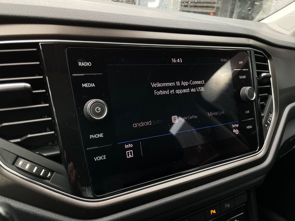 VW T-Roc 1,0 TSi 115 Style 5d