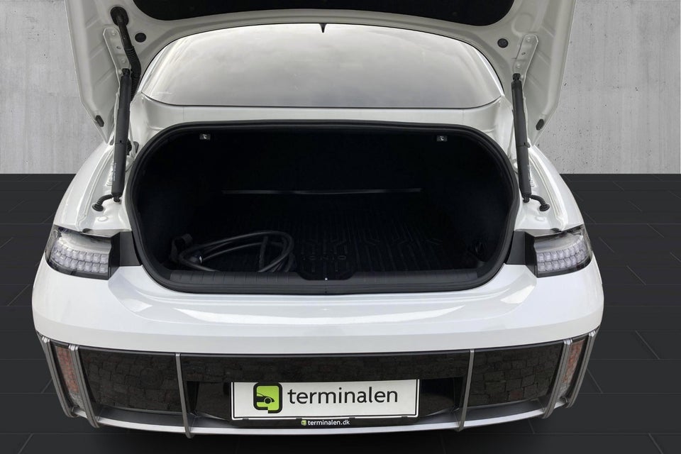 Hyundai Ioniq 6 77 Essential 4d