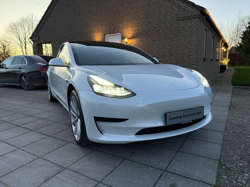 Tesla Model 3 Standard Range+ RWD 4d