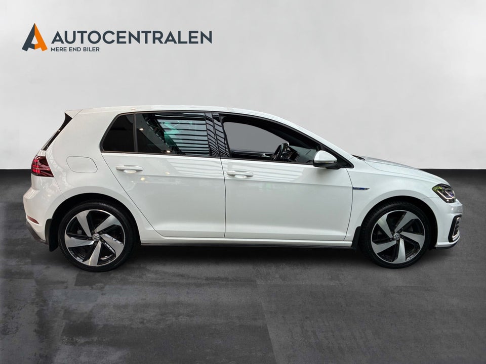 VW Golf VII 1,4 GTE DSG 5d