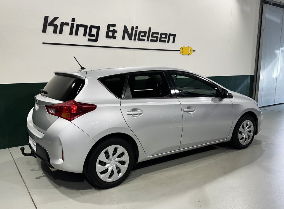Toyota Auris 1,6 T2+ 5d