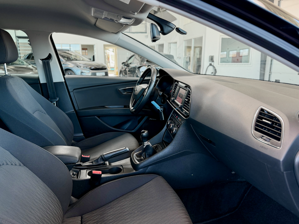 Seat Leon 1,6 TDi 105 Reference ST 5d