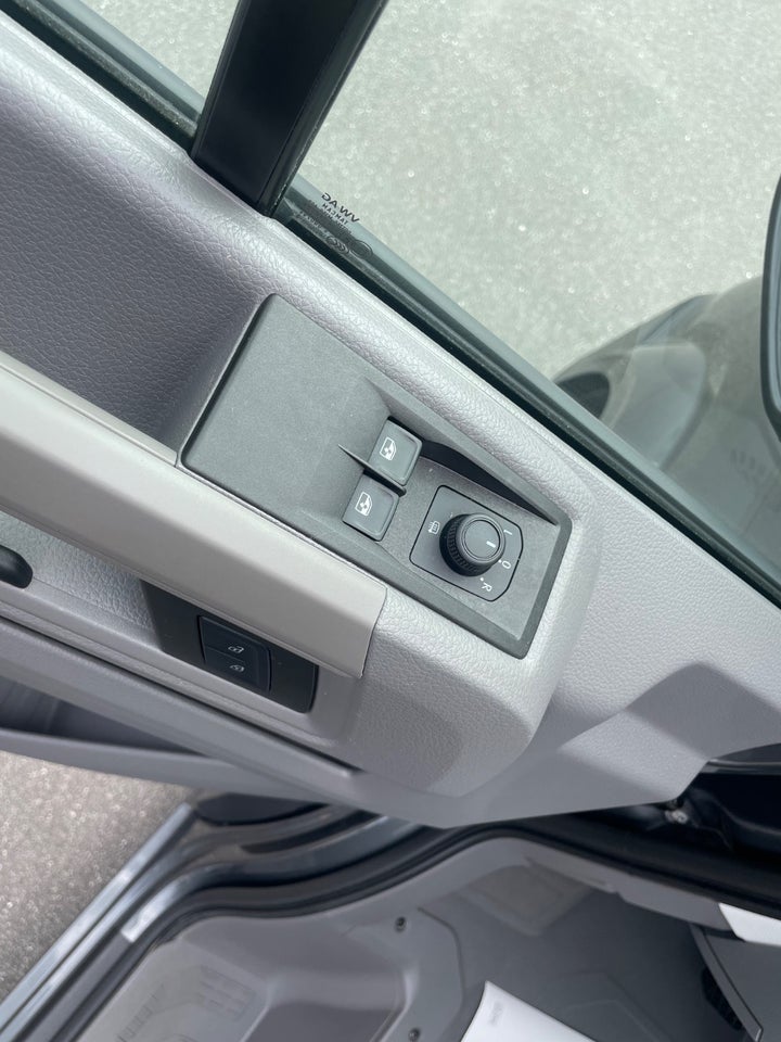 VW Crafter 35 2,0 TDi 177 Kassevogn L3H3 aut.