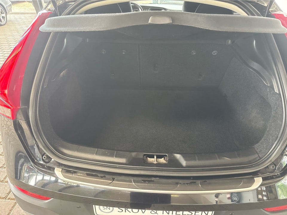 Volvo V40 CC 2,0 D3 150 Summum aut. 5d