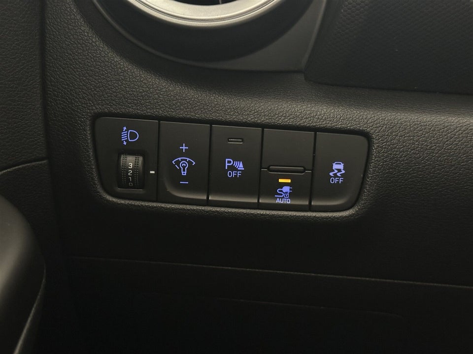 Hyundai Kona 64 EV Essential 5d