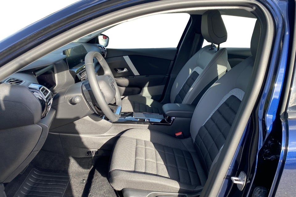 Citroën ë-C4 X 50 Plus 4d