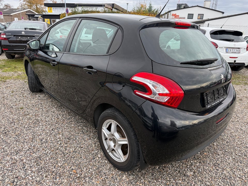 Peugeot 208 1,2 VTi Active 5d