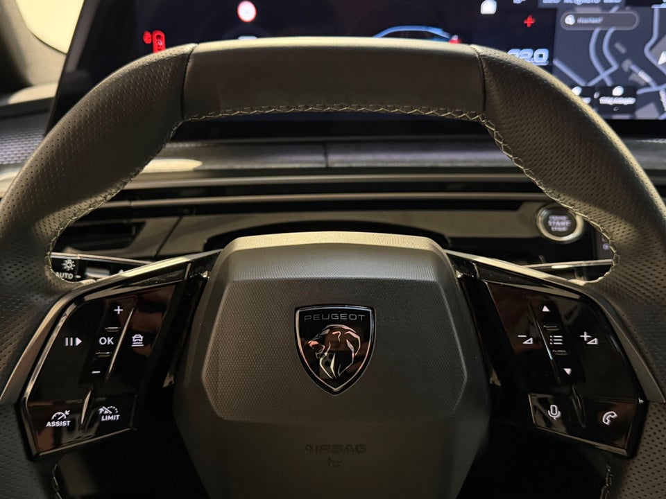 Peugeot e-3008 77 GT 5d