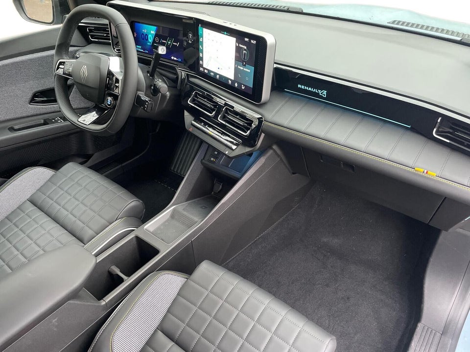 Renault 4 E-Tech 52 Iconic 5d