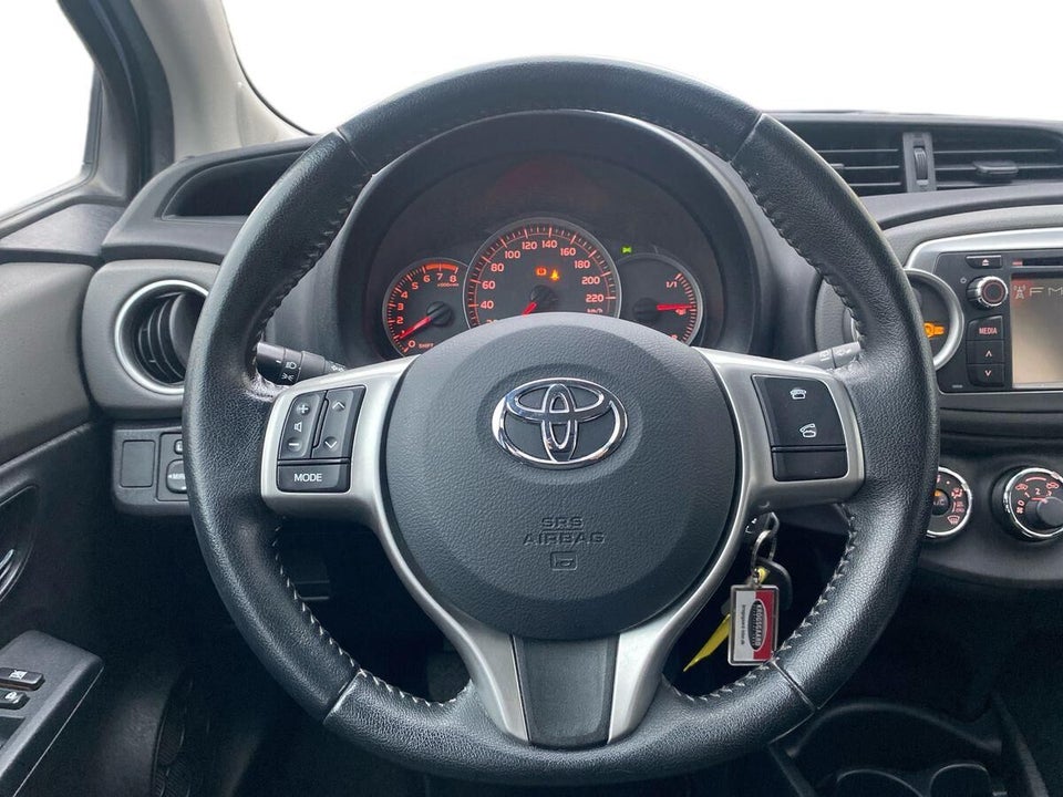 Toyota Yaris 1,3 VVT-i T2 5d