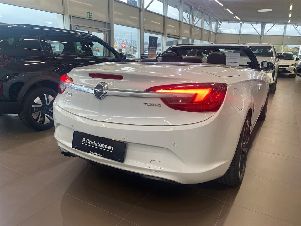 Opel Cascada 1,6 T 170 Cosmo 2d