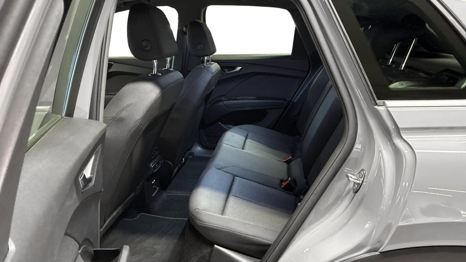 Audi Q4 e-tron 40 Attitude 5d