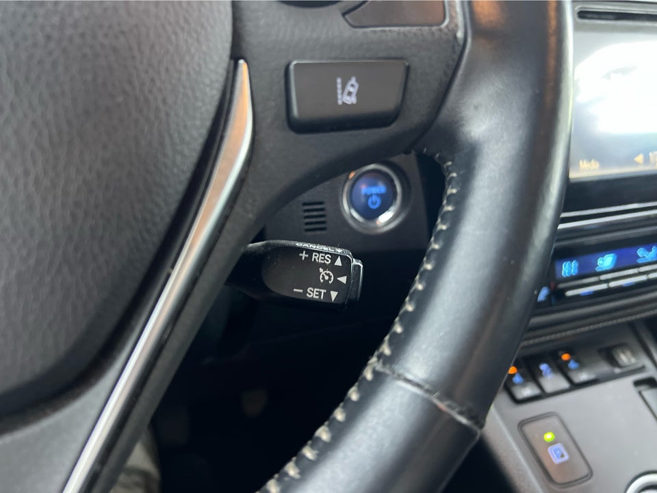 Toyota Auris 1,8 Hybrid H2 Comfort Touring Sports CVT 5d