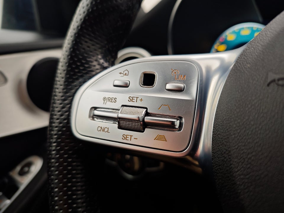 Mercedes C300 de 2,0 AMG Line stc. aut. 5d