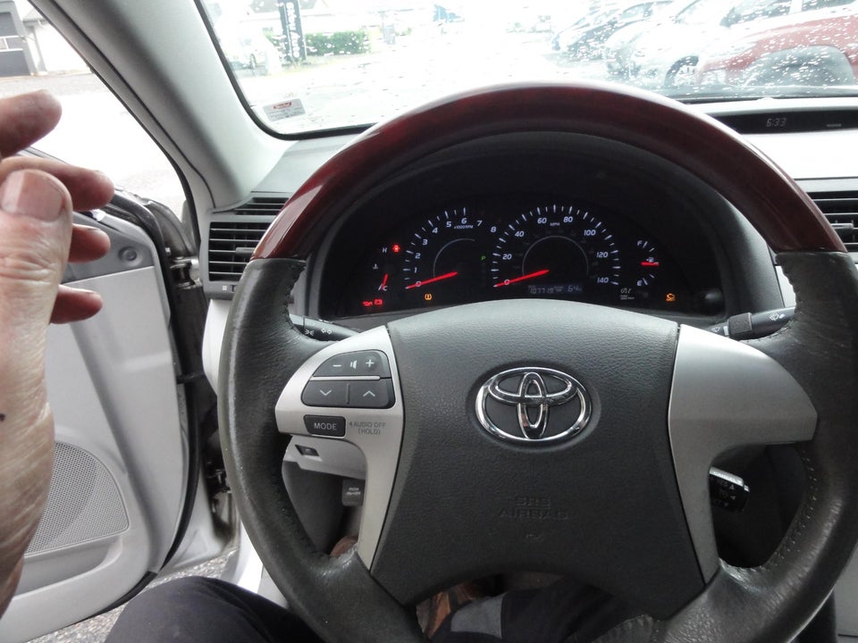 Toyota Camry 2,4 aut. 4d