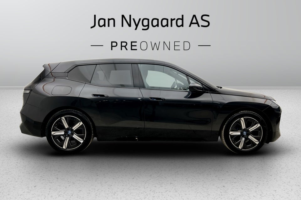 BMW iX xDrive40 Supercharged 5d