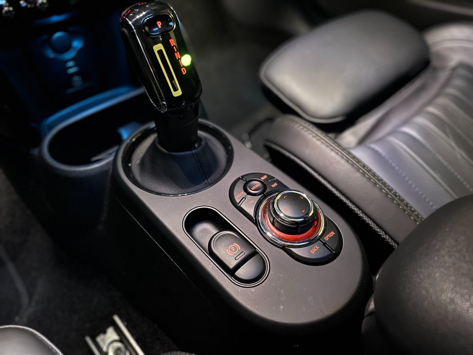 MINI Cooper SE Maximise 3d