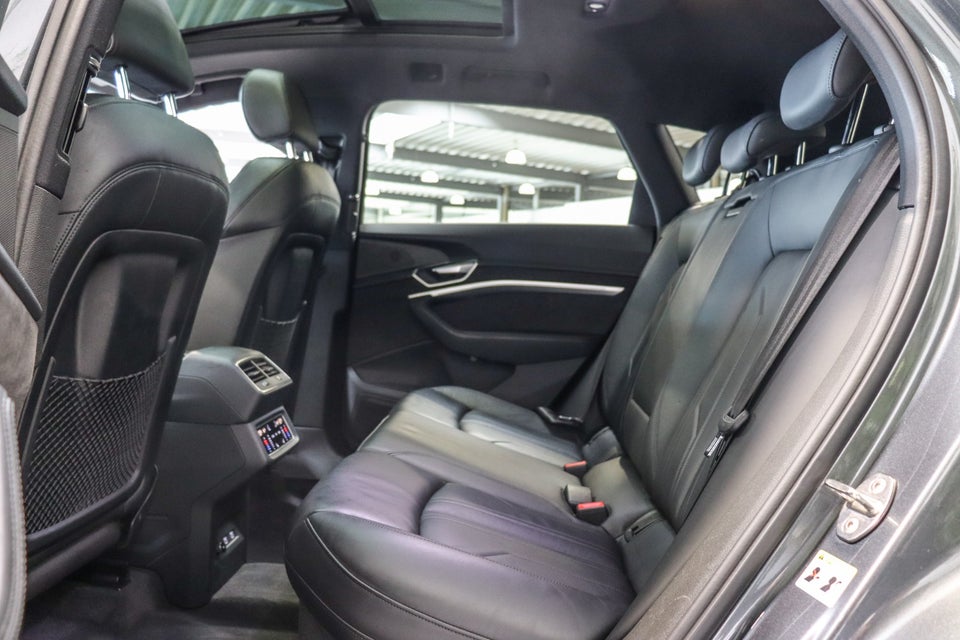 Audi e-tron 55 S-line quattro 5d