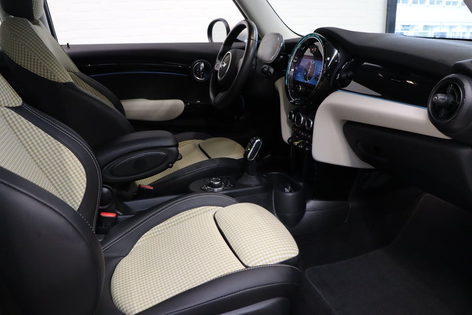 MINI Cooper SE Maximise 3d