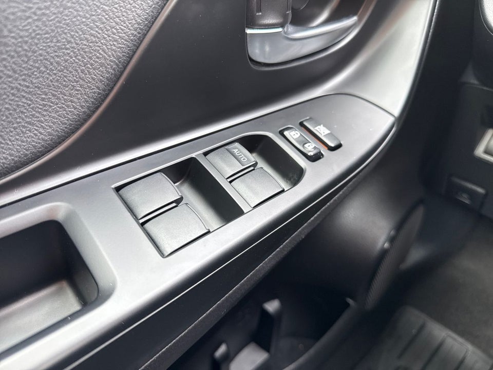 Toyota Yaris 1,5 Hybrid H3 e-CVT 5d