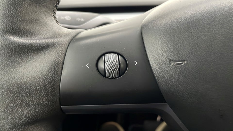 Tesla Model Y Long Range AWD 5d