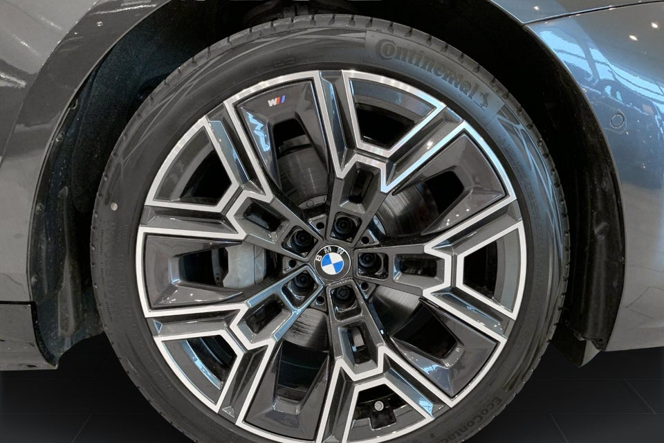 BMW i5 eDrive40 M-Sport 4d