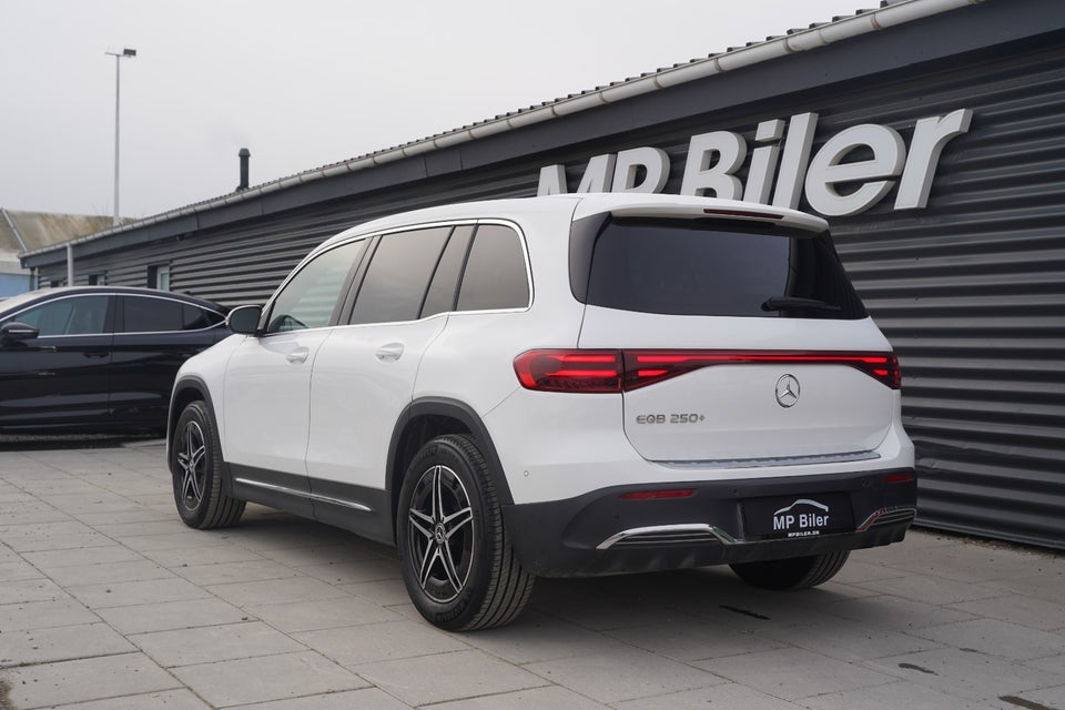 Mercedes EQB250+ AMG Line 5d