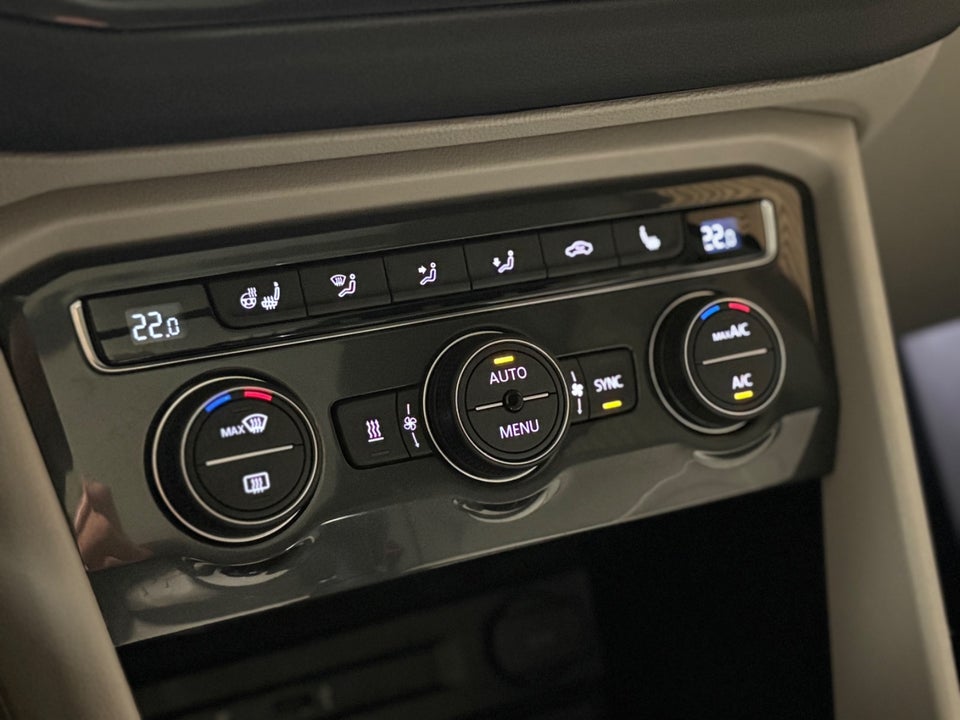 VW Tiguan 2,0 TDi 190 R-line DSG 4Motion 5d