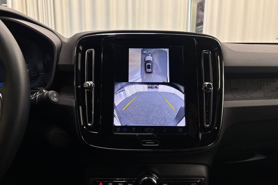 Volvo EX40 Extended Range Black Edition 5d