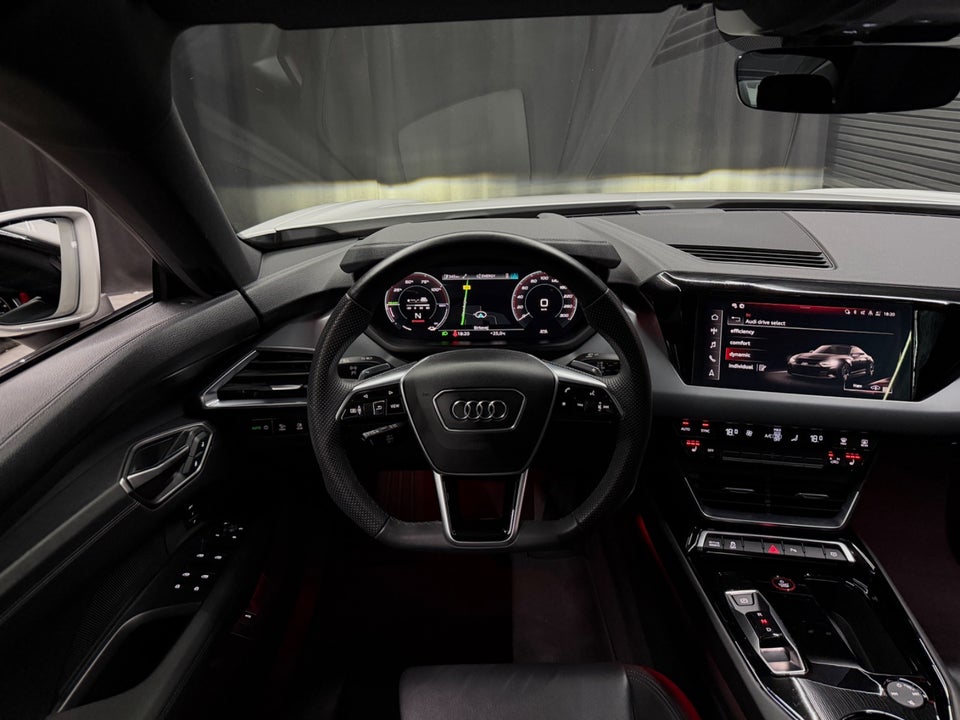 Audi e-tron GT pro quattro 4d