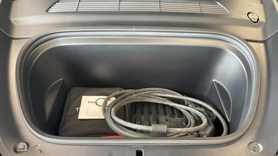 Tesla Model Y Long Range AWD 5d