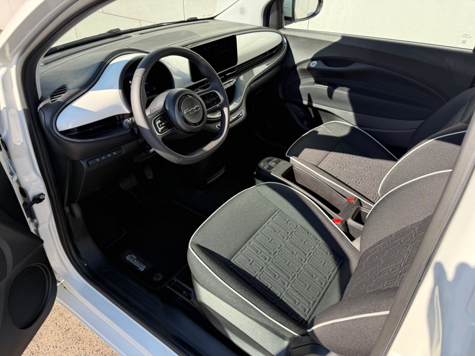 Fiat 500e 42 Icon 3d