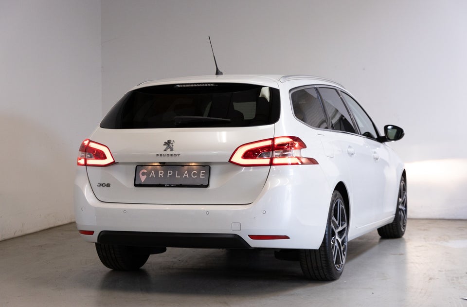 Peugeot 308 1,5 BlueHDi 130 Allure Pack 5d