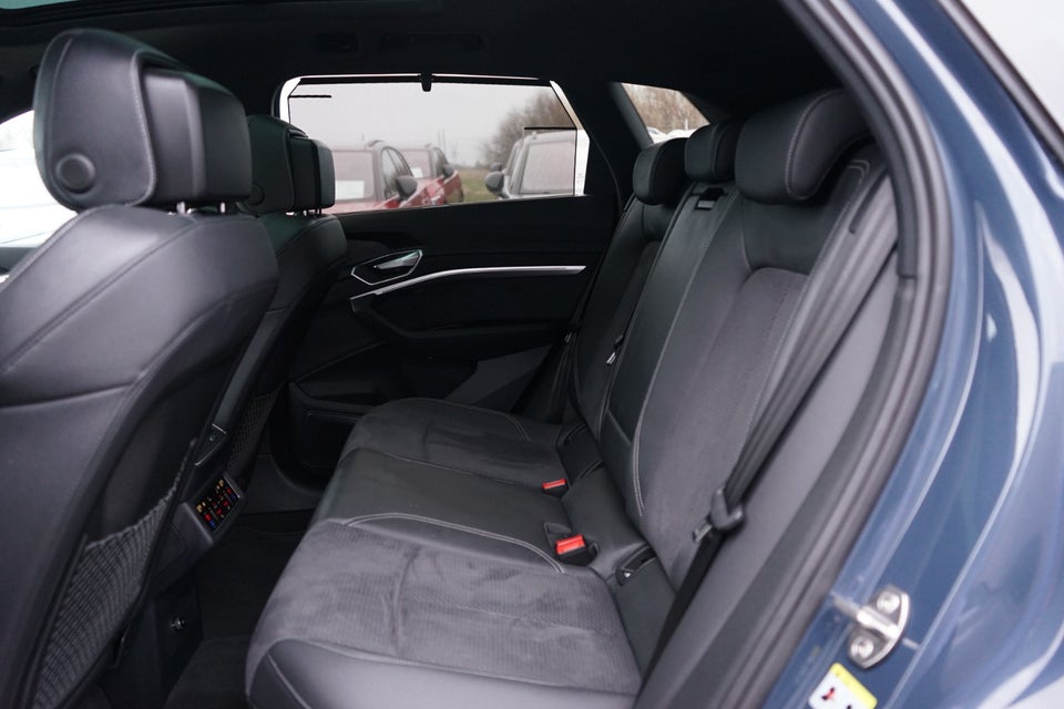 Audi Q8 e-tron 55 S-line quattro 5d